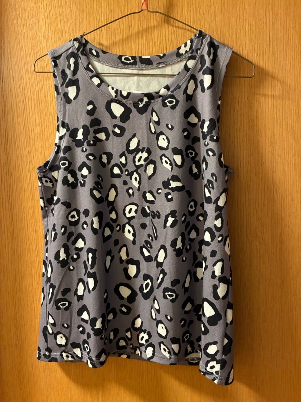 Sleeveless Gray Leopard Print Tank Top